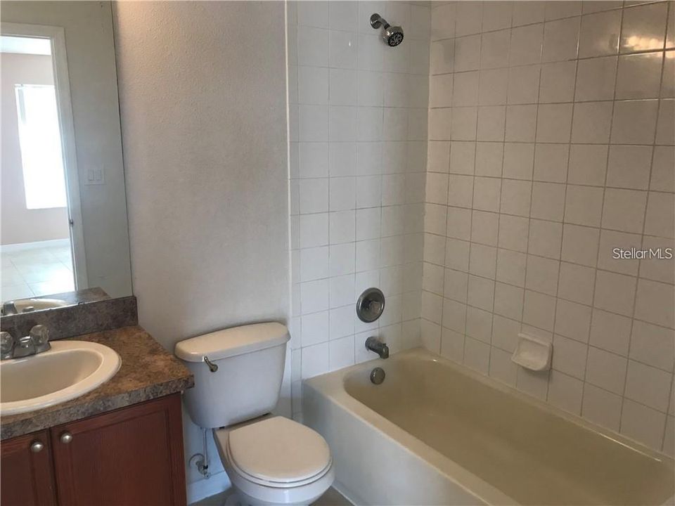 For Rent: $1,800 (3 beds, 3 baths, 1516 Square Feet)