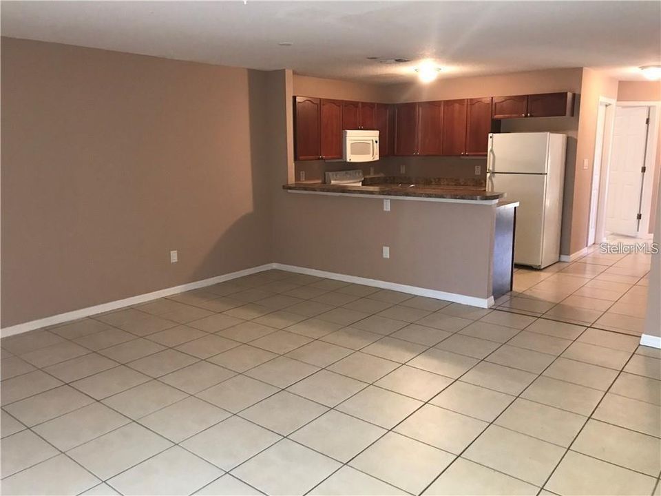 For Rent: $1,800 (3 beds, 3 baths, 1516 Square Feet)