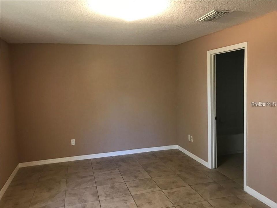 For Rent: $1,800 (3 beds, 3 baths, 1516 Square Feet)