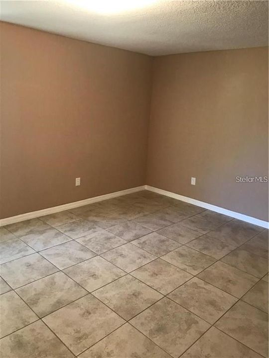 For Rent: $1,800 (3 beds, 3 baths, 1516 Square Feet)