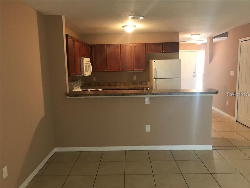 For Rent: $1,800 (3 beds, 3 baths, 1516 Square Feet)