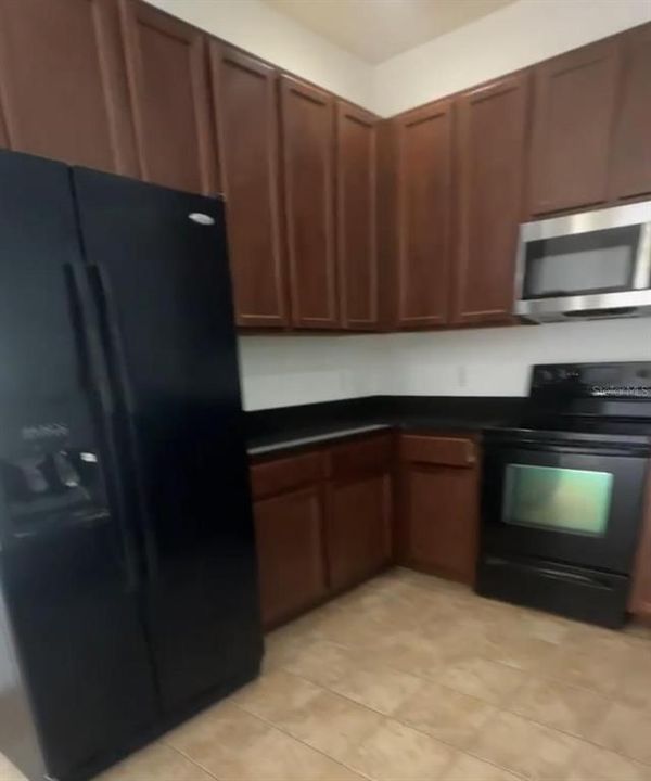 For Rent: $2,550 (2 beds, 2 baths, 1324 Square Feet)