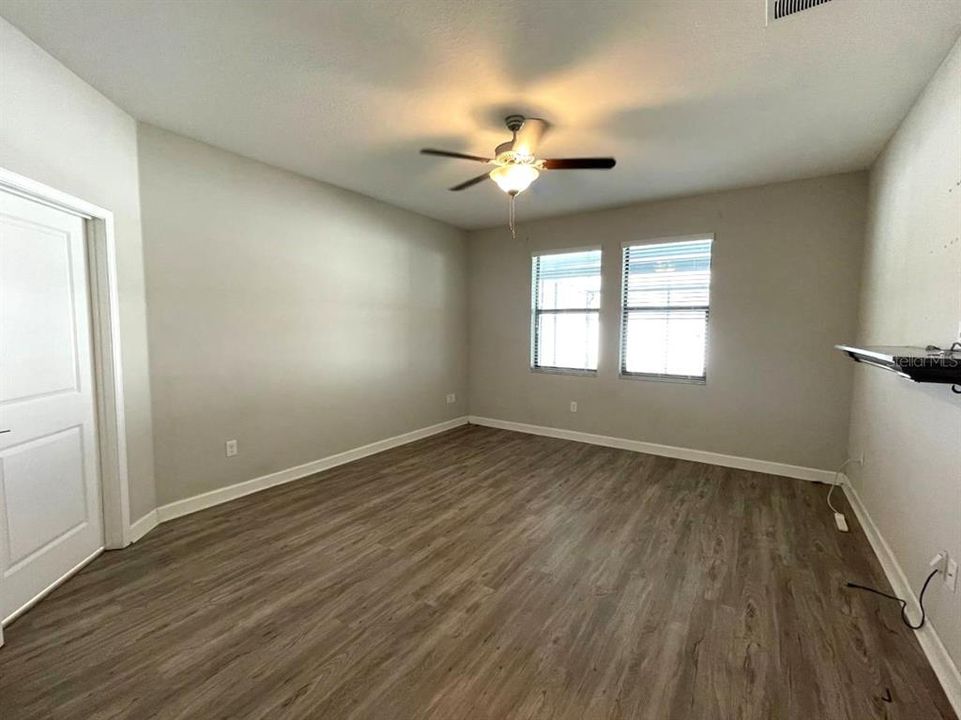 For Rent: $2,800 (4 beds, 3 baths, 2550 Square Feet)