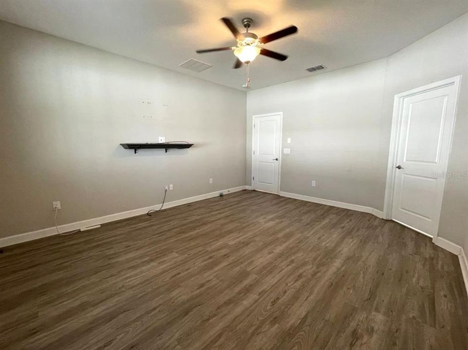 For Rent: $2,800 (4 beds, 3 baths, 2550 Square Feet)