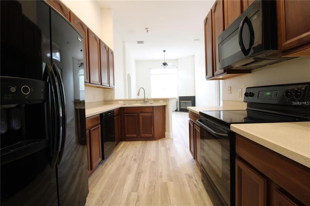 For Rent: $2,995 (4 beds, 2 baths, 2213 Square Feet)