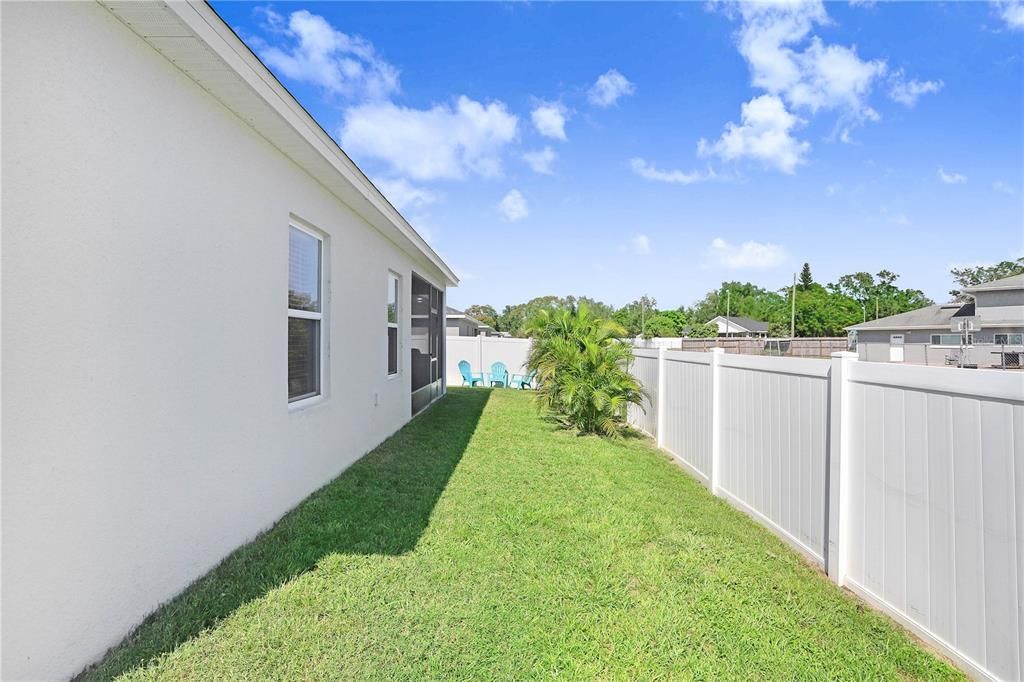 For Sale: $335,000 (4 beds, 2 baths, 2113 Square Feet)