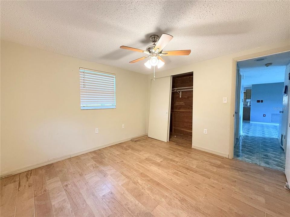 For Sale: $175,000 (2 beds, 1 baths, 1202 Square Feet)