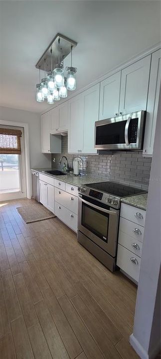 For Sale: $419,000 (2 beds, 2 baths, 1215 Square Feet)