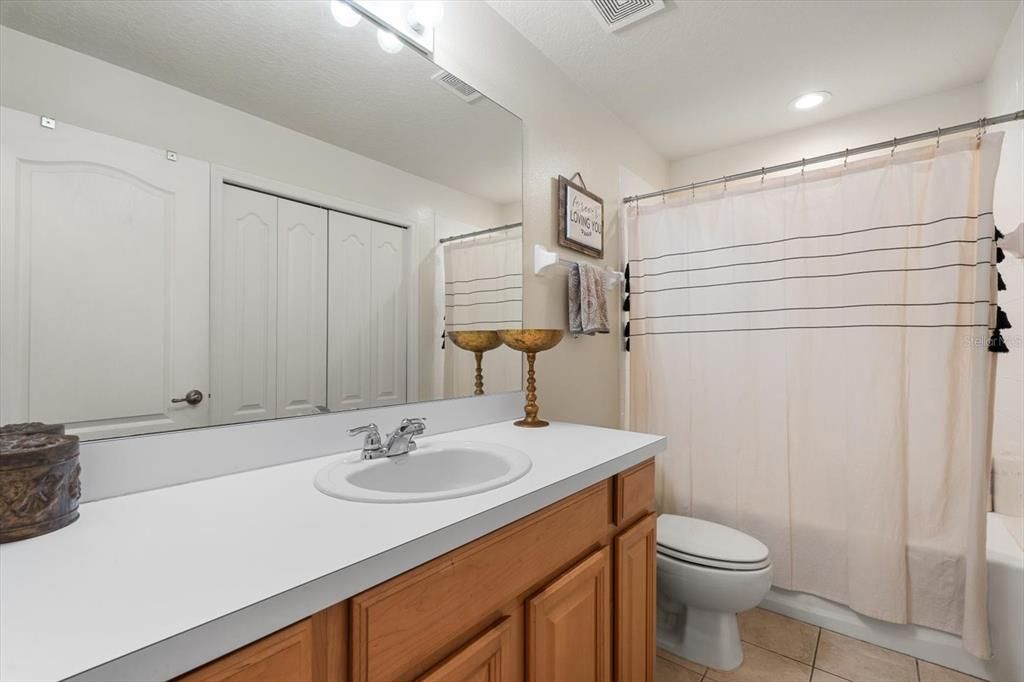 For Sale: $270,000 (2 beds, 2 baths, 1429 Square Feet)