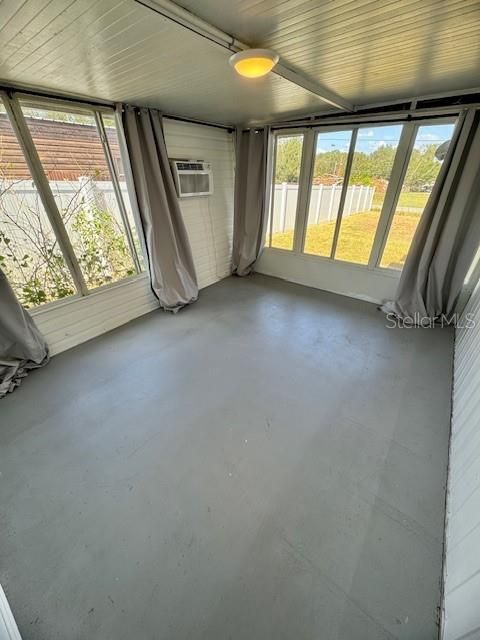 2nd bedroom/ Sunroom