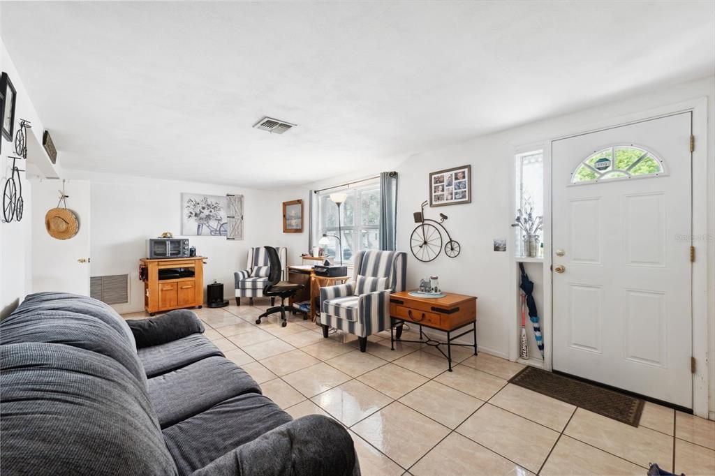 For Sale: $219,900 (3 beds, 2 baths, 1456 Square Feet)