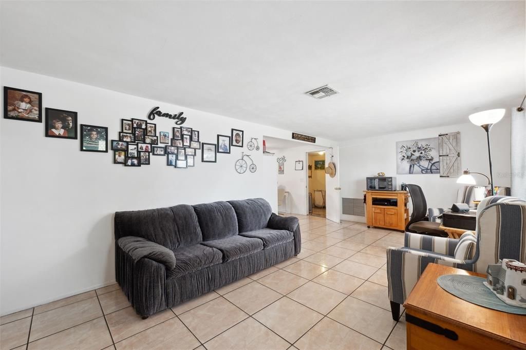 For Sale: $219,900 (3 beds, 2 baths, 1456 Square Feet)