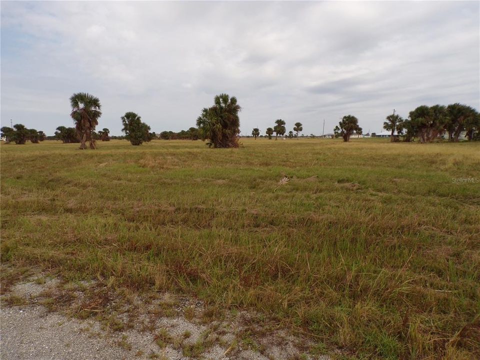 En Venta: $17,990 (0.21 acres)