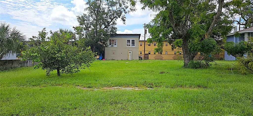 3418 2nd Ave S, St. Petersburg, FL 33711: 1 Bedroom, 1 bathroom, attached garage.