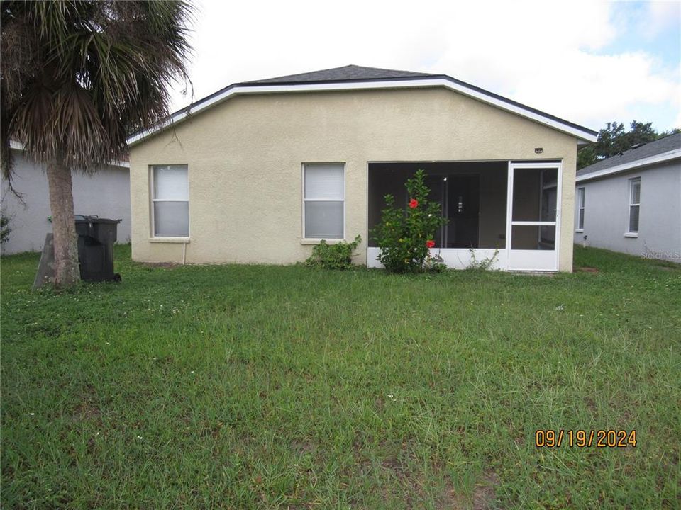 For Rent: $2,000 (3 beds, 2 baths, 1284 Square Feet)