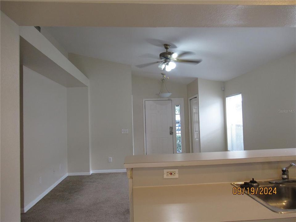 For Rent: $2,000 (3 beds, 2 baths, 1284 Square Feet)