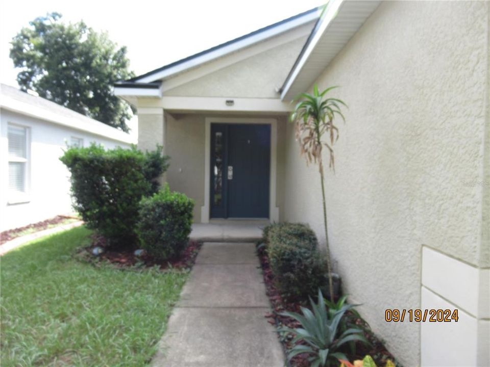 For Rent: $2,000 (3 beds, 2 baths, 1284 Square Feet)