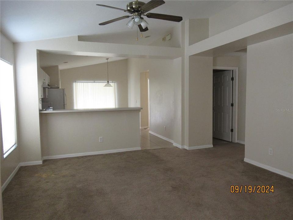 For Rent: $2,000 (3 beds, 2 baths, 1284 Square Feet)