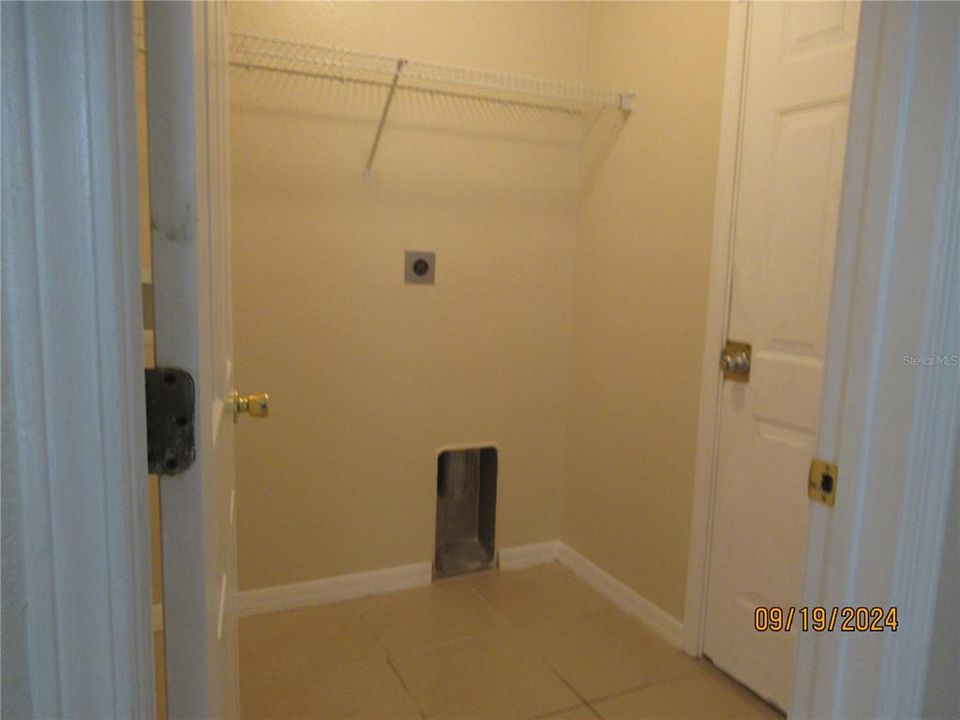 For Rent: $2,000 (3 beds, 2 baths, 1284 Square Feet)