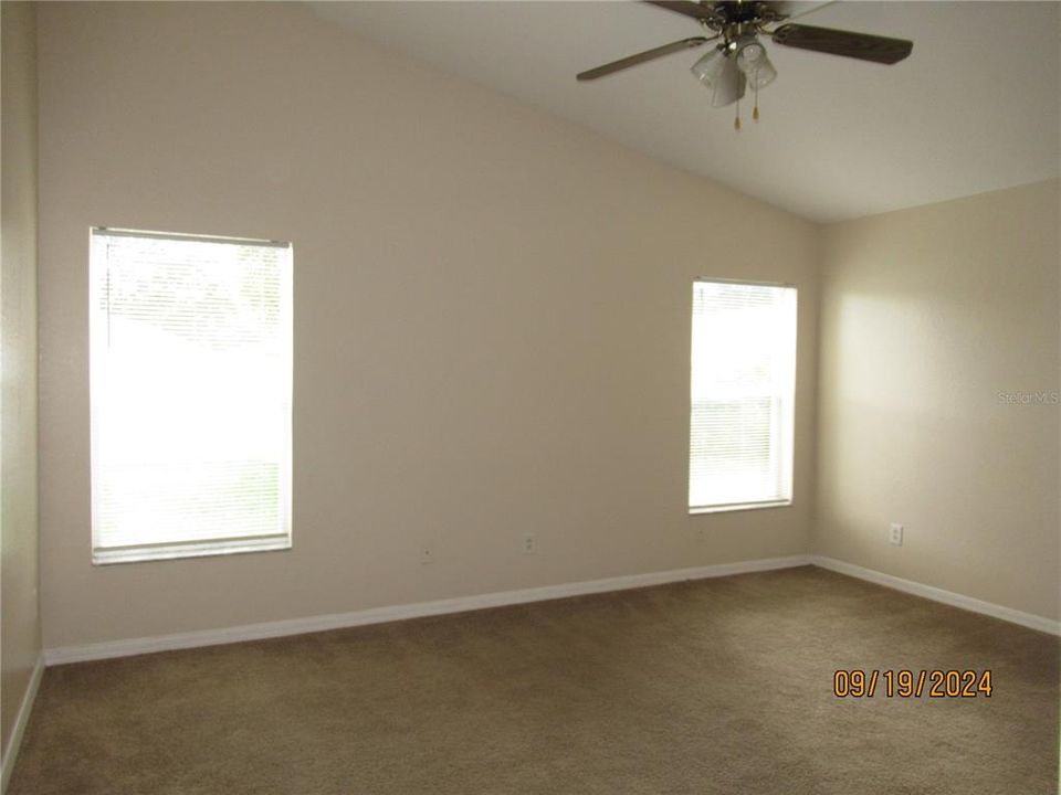 For Rent: $2,000 (3 beds, 2 baths, 1284 Square Feet)