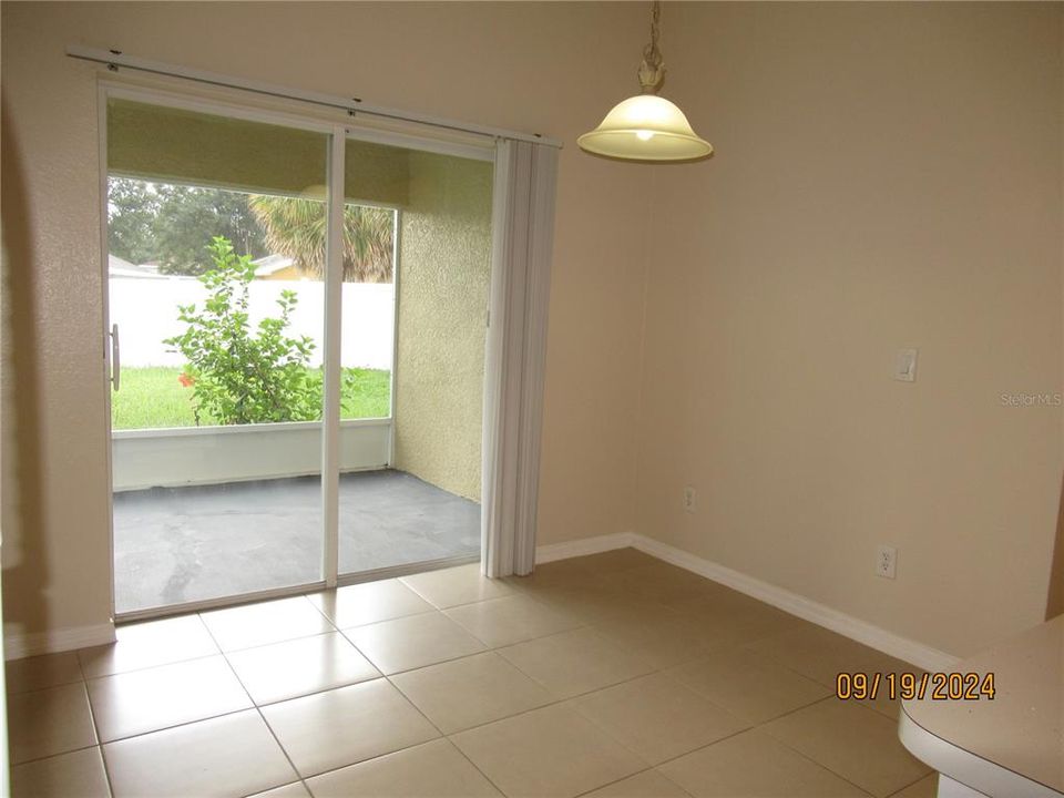 For Rent: $2,000 (3 beds, 2 baths, 1284 Square Feet)