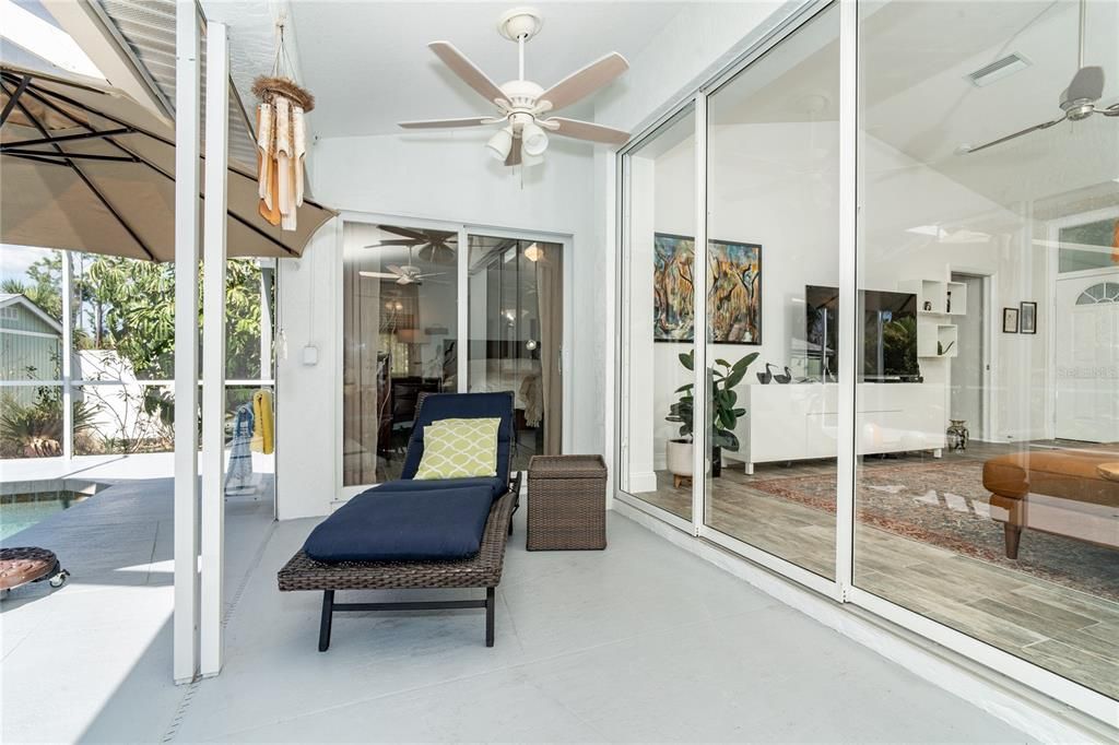 Relaxing Lounge Area on Lanai