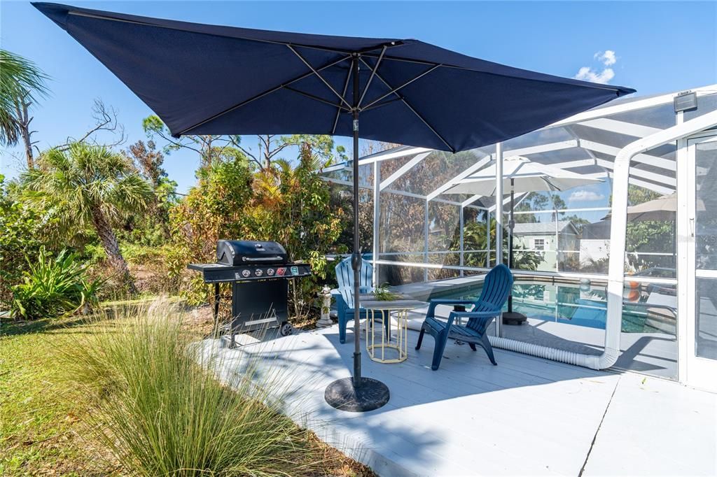 Outside Seating Area to entertain the Grill enthusiast