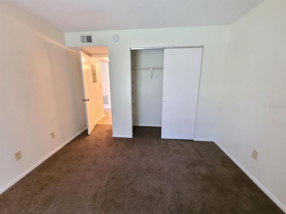 For Sale: $175,000 (2 beds, 2 baths, 912 Square Feet)