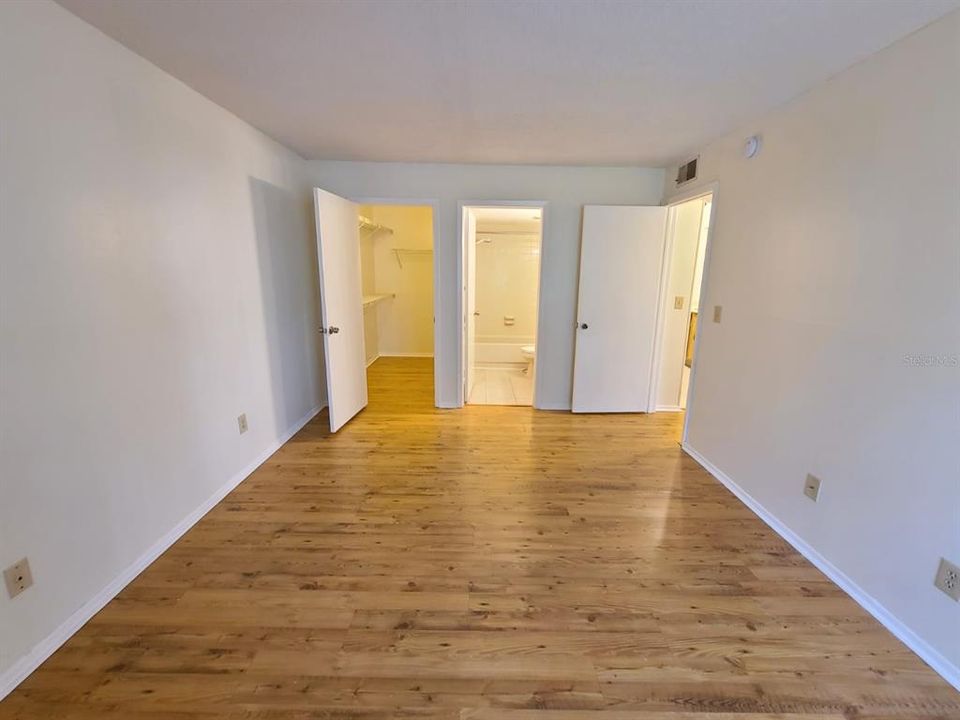 For Sale: $175,000 (2 beds, 2 baths, 912 Square Feet)