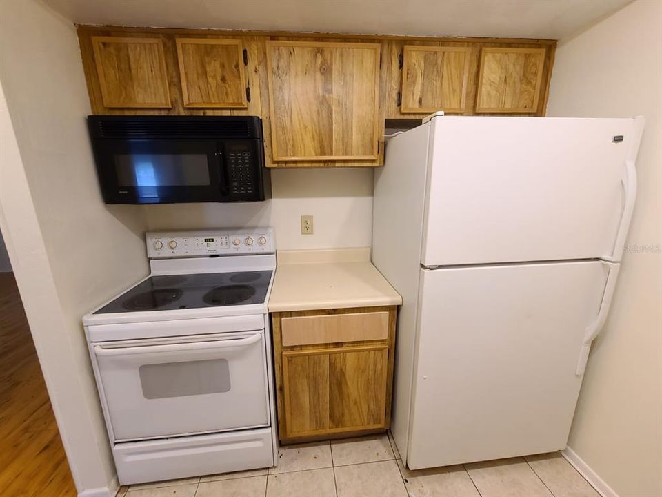 For Sale: $175,000 (2 beds, 2 baths, 912 Square Feet)