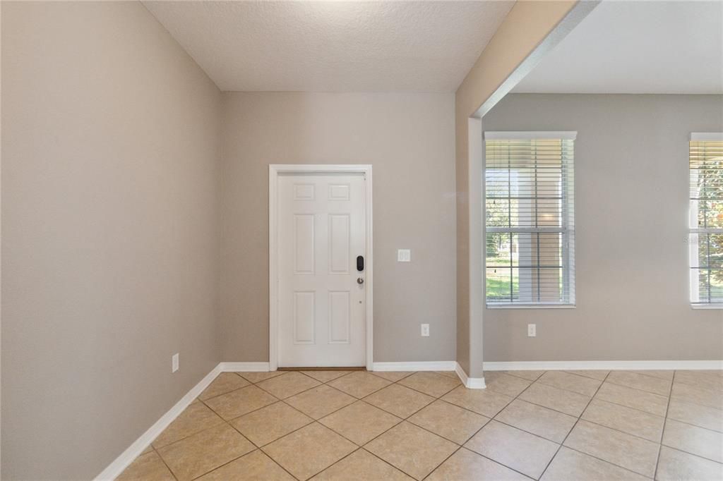 For Rent: $2,195 (3 beds, 2 baths, 2225 Square Feet)