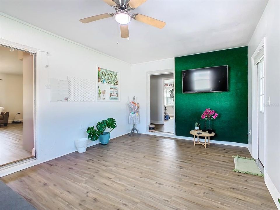 For Sale: $269,900 (3 beds, 2 baths, 1206 Square Feet)