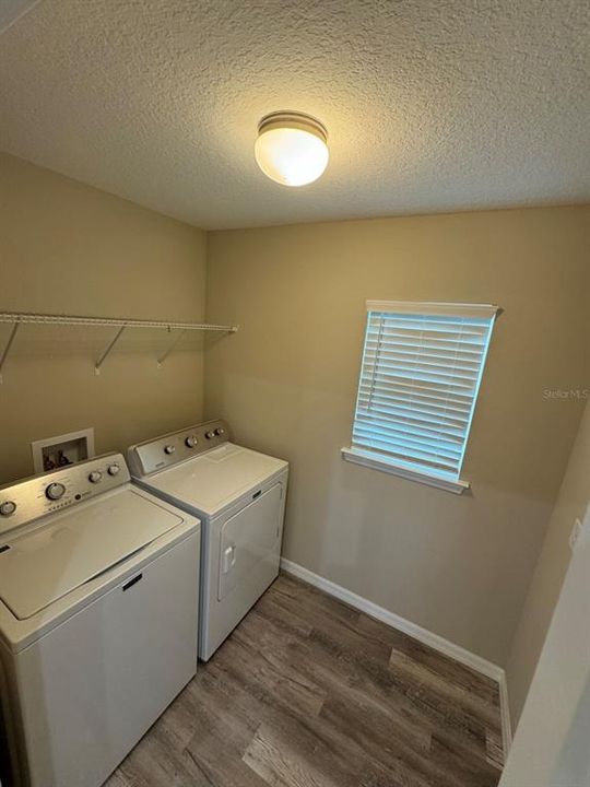 For Rent: $2,000 (3 beds, 2 baths, 1406 Square Feet)