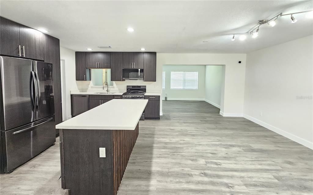 Active With Contract: $315,000 (4 beds, 2 baths, 1637 Square Feet)