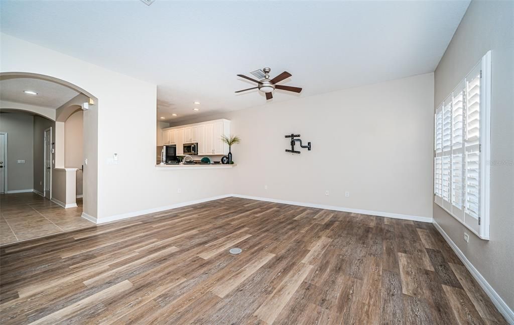 For Sale: $295,000 (3 beds, 2 baths, 1536 Square Feet)