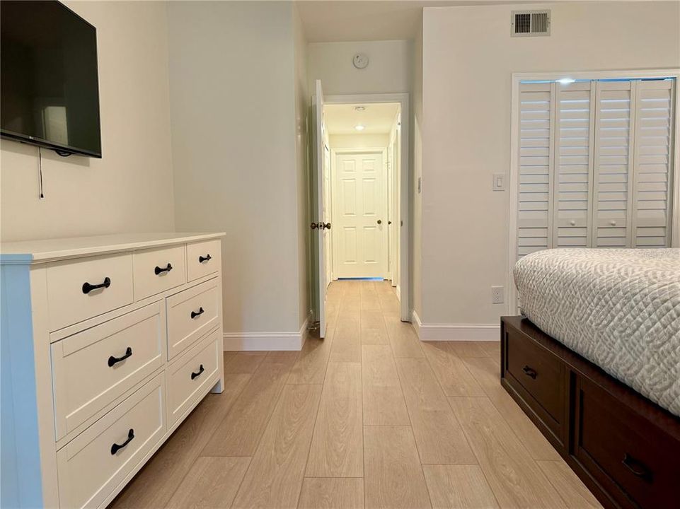 For Sale: $347,000 (2 beds, 2 baths, 1396 Square Feet)