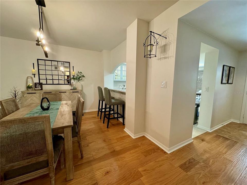 For Sale: $347,000 (2 beds, 2 baths, 1396 Square Feet)