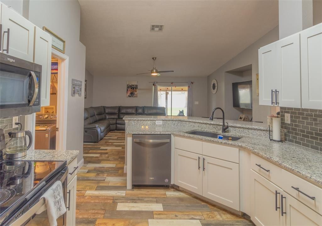 For Sale: $359,900 (3 beds, 2 baths, 1640 Square Feet)