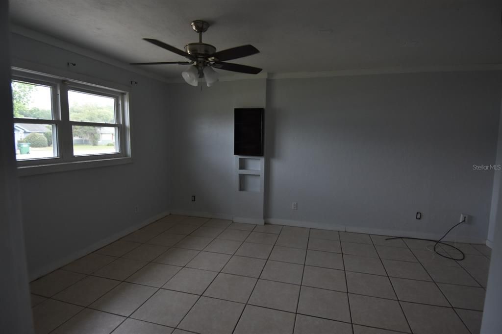 For Rent: $2,500 (3 beds, 2 baths, 1571 Square Feet)