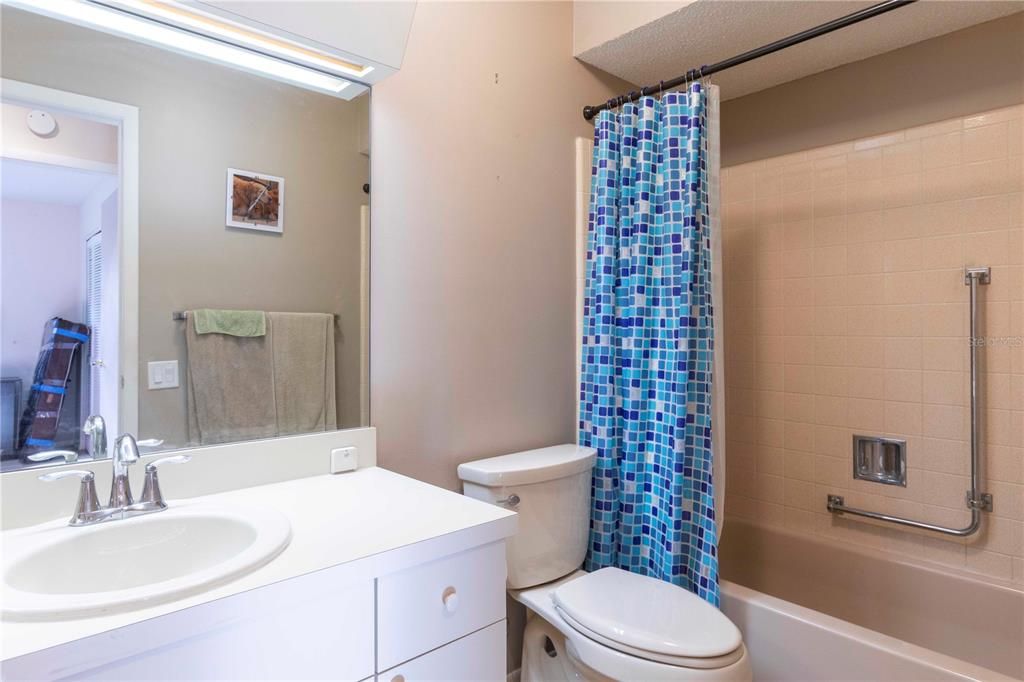 For Sale: $275,000 (2 beds, 2 baths, 1571 Square Feet)