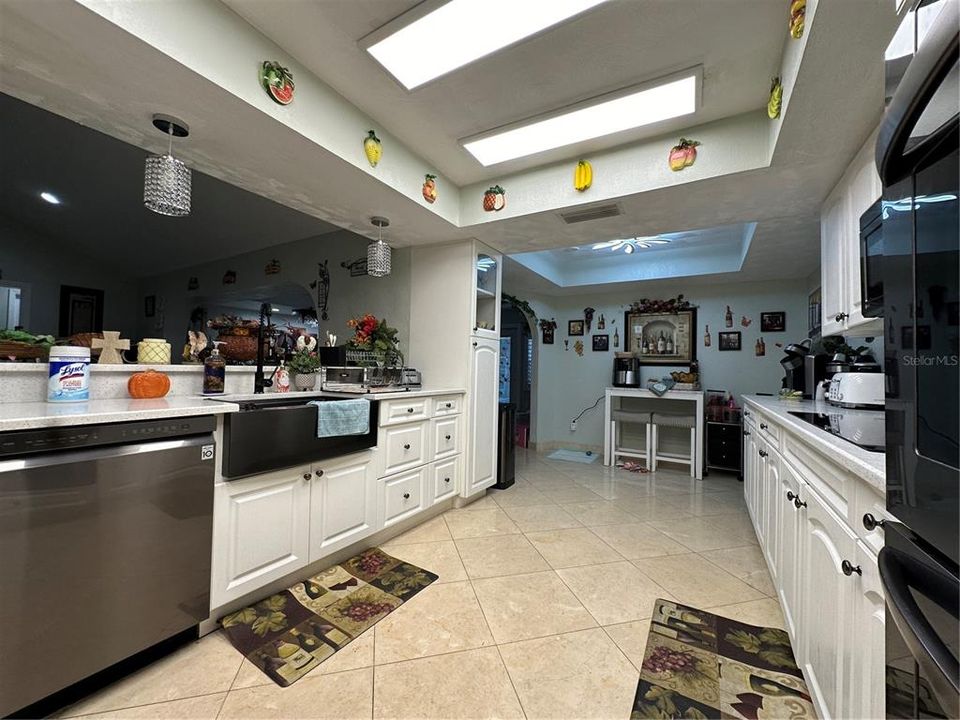 For Sale: $659,000 (4 beds, 2 baths, 2871 Square Feet)