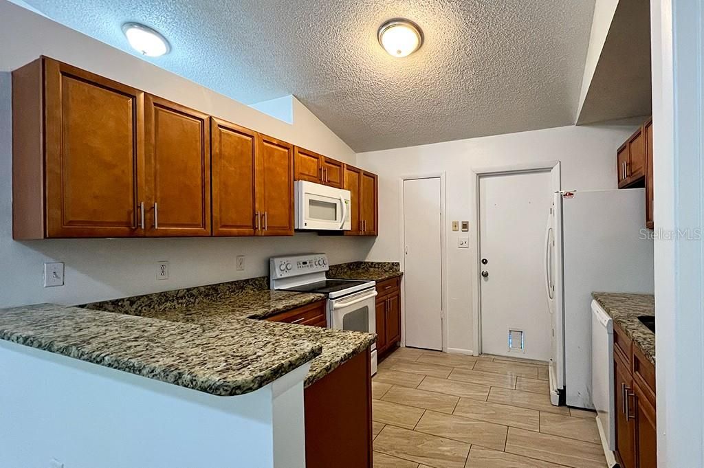 For Rent: $1,650 (3 beds, 2 baths, 1149 Square Feet)