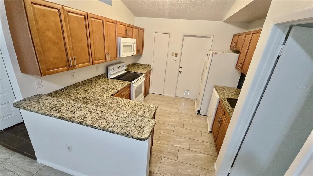 For Rent: $1,650 (3 beds, 2 baths, 1149 Square Feet)