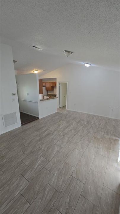 For Rent: $1,650 (3 beds, 2 baths, 1149 Square Feet)