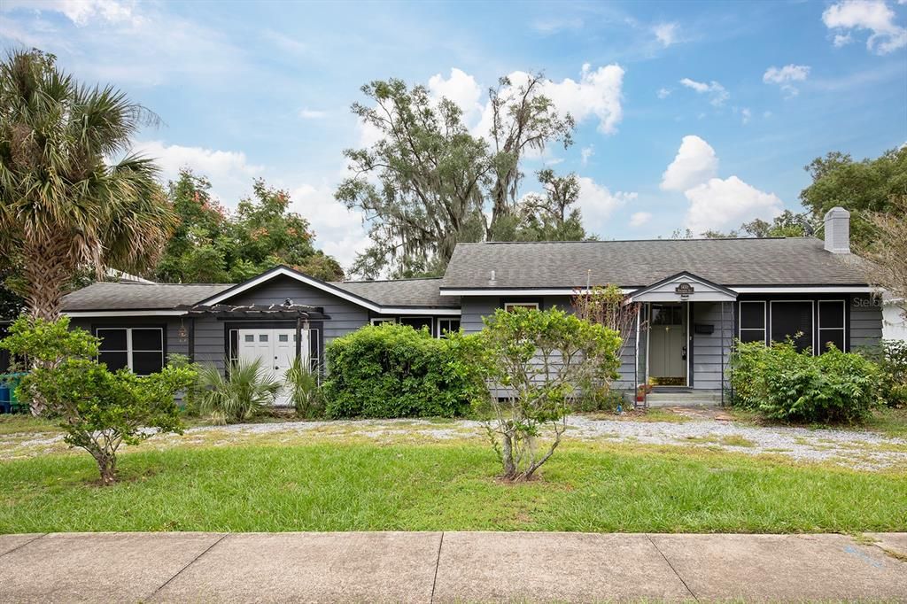 For Sale: $775,000 (3 beds, 2 baths, 1549 Square Feet)