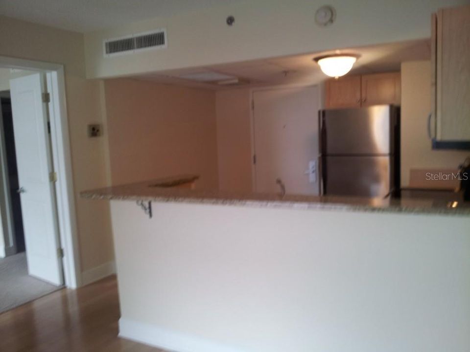 For Sale: $175,000 (1 beds, 1 baths, 554 Square Feet)