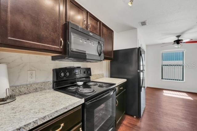 For Sale: $283,000 (3 beds, 2 baths, 1563 Square Feet)