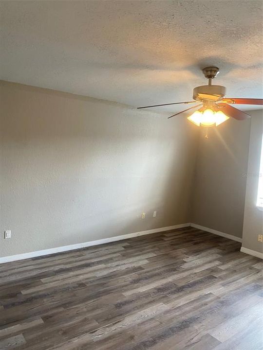 For Rent: $1,750 (3 beds, 2 baths, 1302 Square Feet)