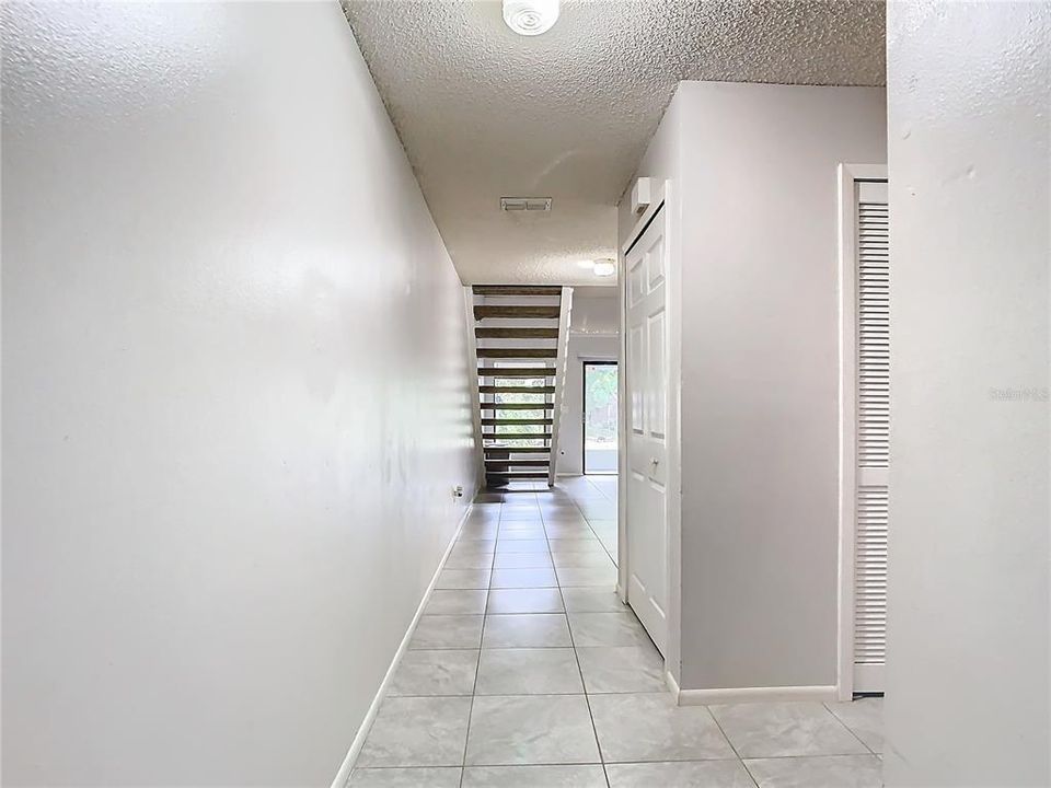 For Sale: $249,990 (2 beds, 2 baths, 1044 Square Feet)