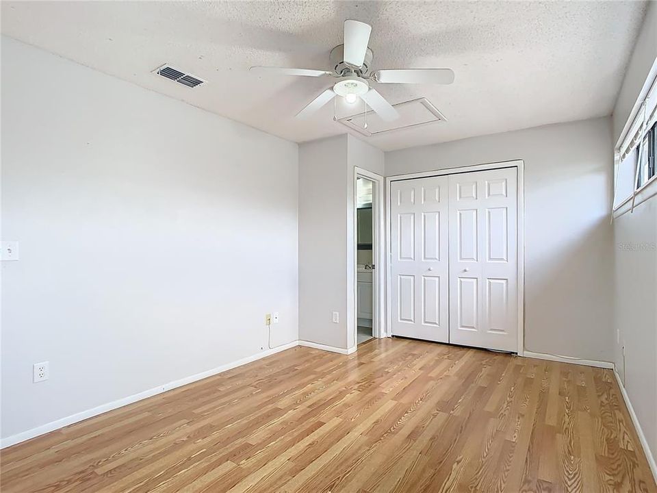 For Sale: $249,990 (2 beds, 2 baths, 1044 Square Feet)